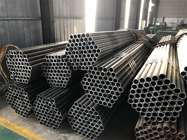 伊春小口径厚壁无缝钢管
